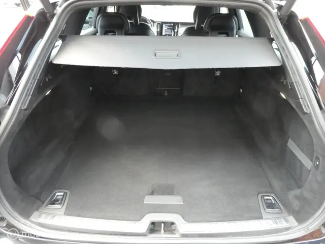 Volvo V90 2.0 T5 R-Design 2017 Benzine 10