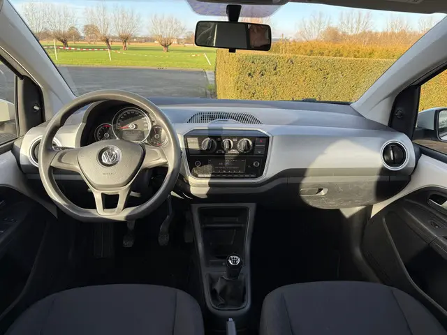 Volkswagen up! 1.0 BMT move up! 2019 Benzine 9