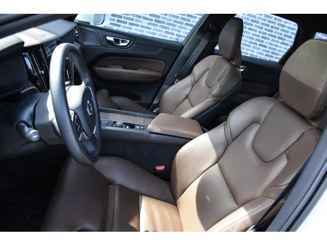 Volvo XC60 2.0 B5 Momentum Exclusive 2021 Benzine 7
