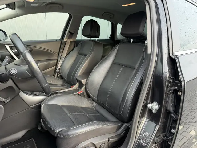 Opel Astra 1.6 Turbo Cosmo 2014 Benzine 4