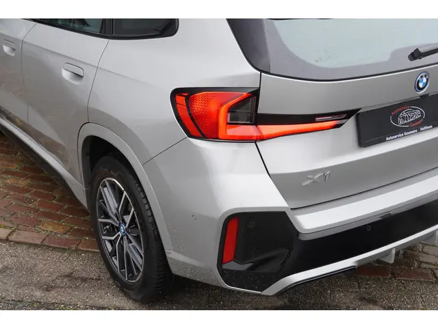 BMW X1 xDrive25e 2024 Hybride Benzine 17
