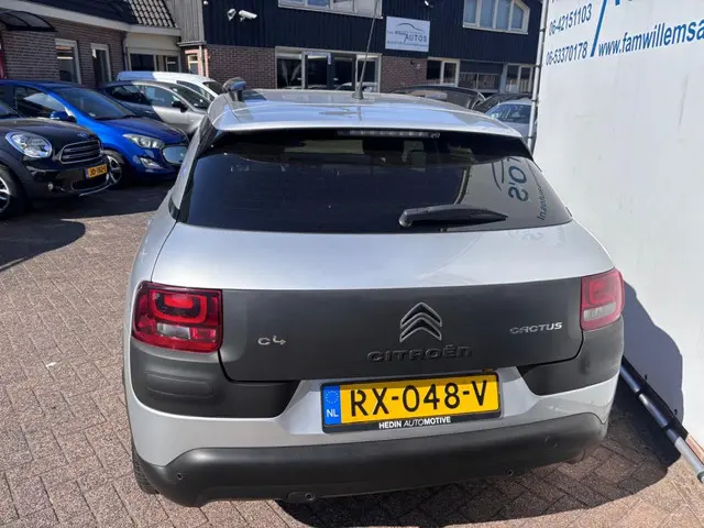 Citroën C4 Cactus 1.2 PureTech Shine 2018 Benzine 32