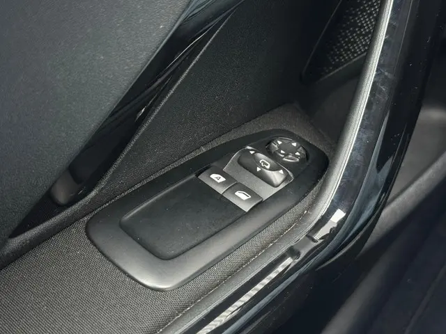 Peugeot 208 1.2 VTi Envy 2014 Benzine 21