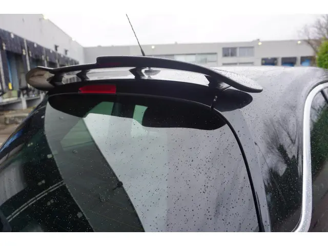 Opel ADAM 1.4 Turbo Rocks S 2015 Benzine 26
