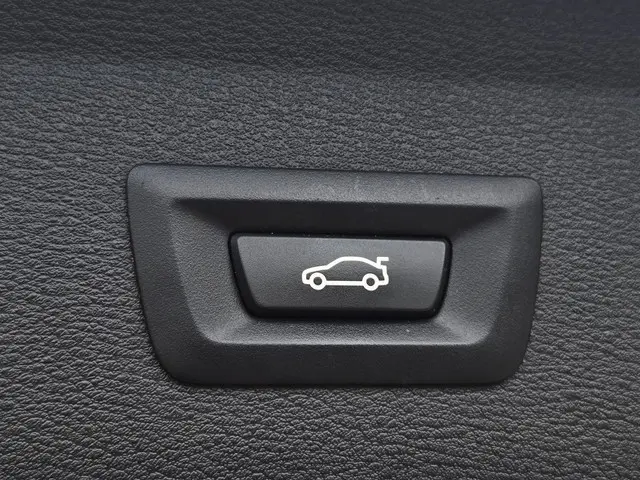 BMW X1 sDrive20i SPORTLINE 2018 Benzine 27