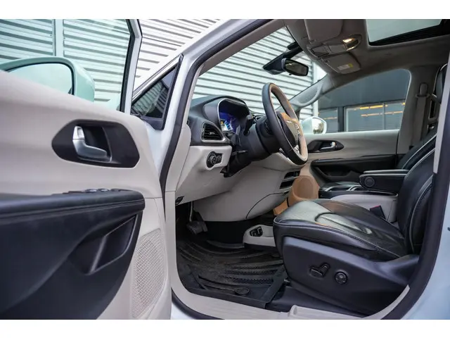 Chrysler Pacifica 3.6 V6 Hybrid 2021 Benzine 6