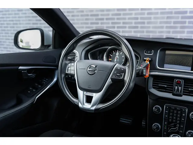 Volvo V40 1.5 T3 Polar+ Sport 2020 Benzine 22
