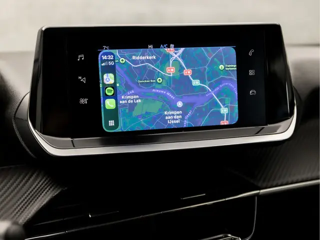 Peugeot 2008 1.2 PureTech Sport 2021 Benzine 24