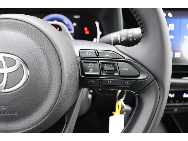 Toyota Aygo X Hybrid 115 Play, 2026 Hybride Benzine 15