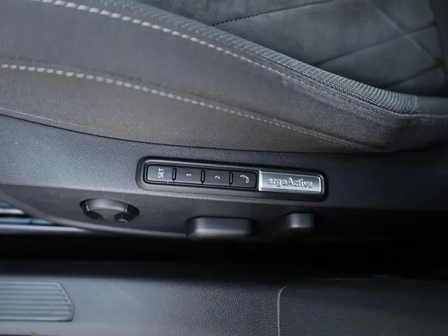 Volkswagen Golf 1.4 eHybrid PHEV 2022 Hybride Benzine 16