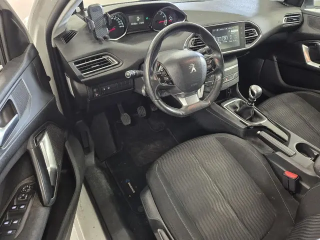 Peugeot 308 SW 1.2 e-THP Allure 2014 Benzine 7