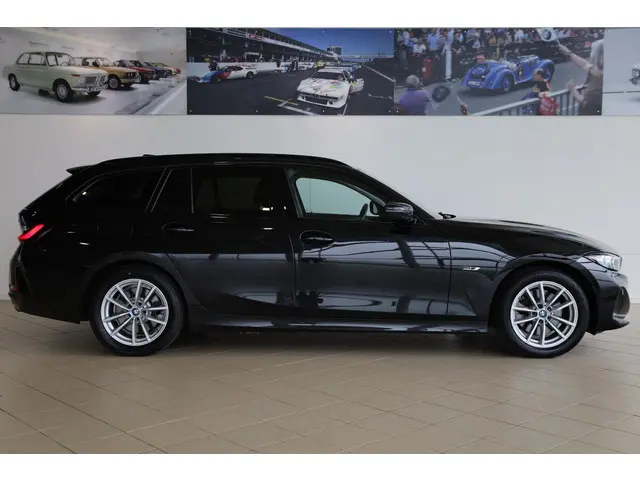 BMW 3 Serie Touring 320e 2023 Hybride Benzine 3
