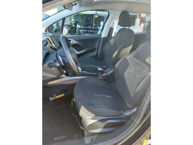 Peugeot 2008 1.2 PureTech Blue Lion 2016 Benzine 19