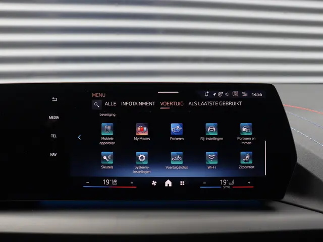 BMW 1 Serie 5-deurs 120 2025 Benzine 26