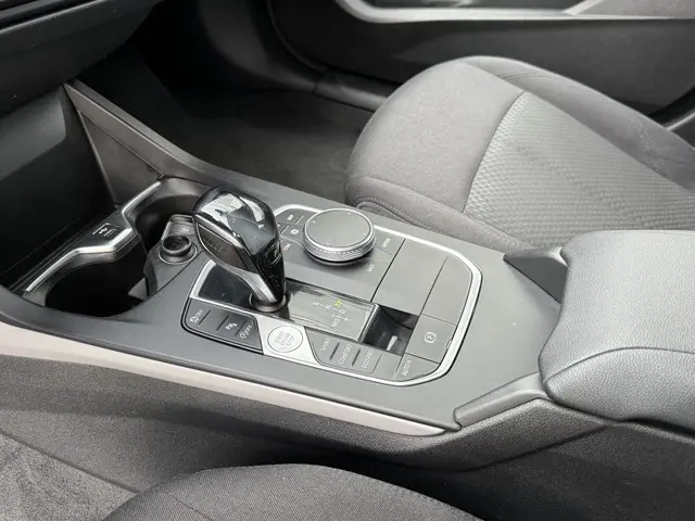 BMW 1 Serie 118i Executive Edition 2020 Benzine 10