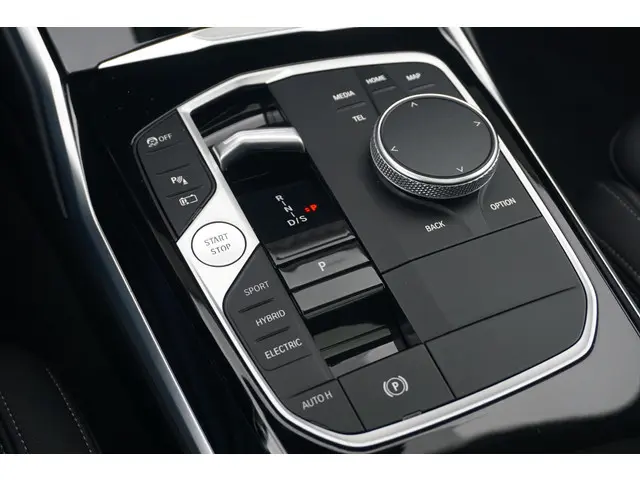 BMW 3 Serie Touring 330e 2022 Hybride Benzine 11