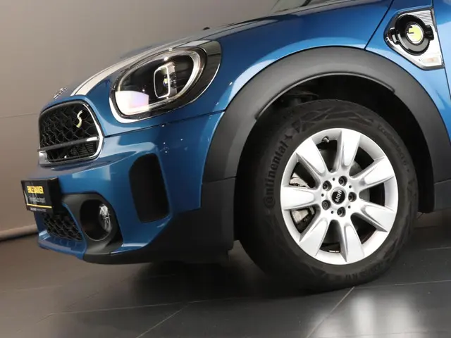 MINI Countryman Cooper S E ALL4 2023 Hybride Benzine 27