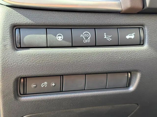 Nissan QASHQAI MHEV 140 MT Tekna 2025 Benzine 50