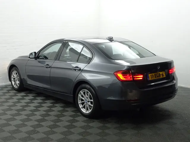 BMW 3 Serie 320i M Sport High Exe Aut- 2012 Benzine 5