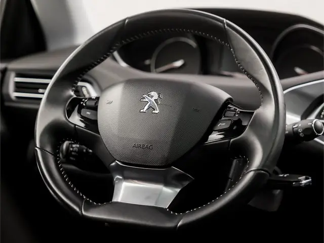 Peugeot 308 SW 1.2 PureTech Sport 2020 Benzine 17
