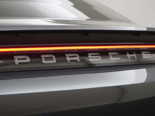 Porsche Taycan Performance 84 kWh 2023 Elektrisch 11