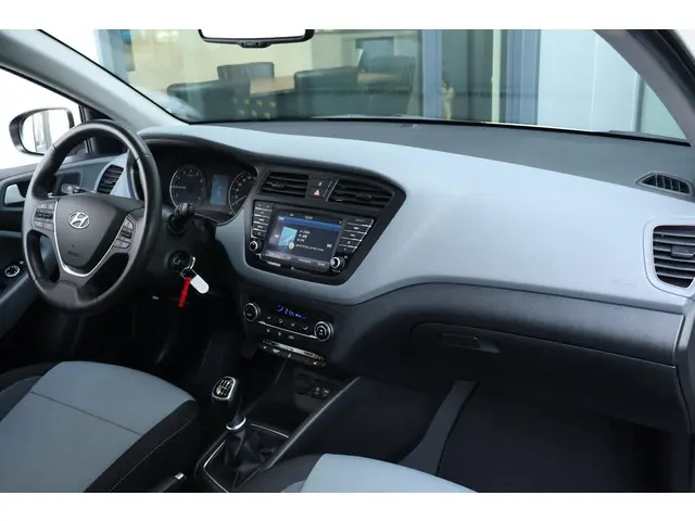 Hyundai i20 Coupé 1.0 T-GDI Premium 2017 Benzine 19