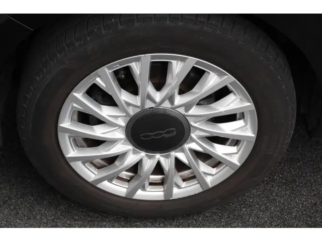 Fiat 500 1.0 Hybrid Lounge Plus 2021 Benzine 18