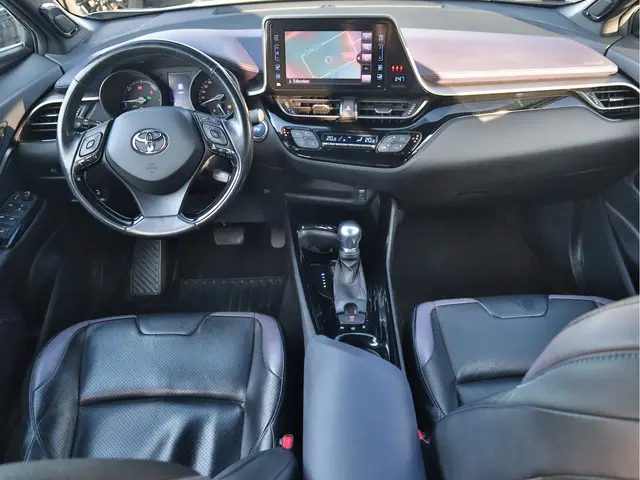 Toyota C-HR 1.8 Hybrid Bi-Tone Plus 2017 Hybride Benzine 5