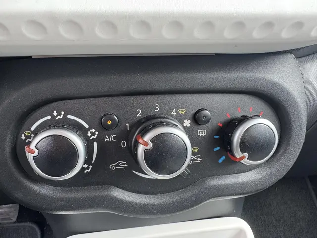 Renault Twingo 1.0 SCe Collection 2018 Benzine 12