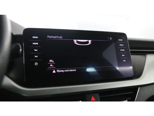 Škoda Kamiq 1.0 TSI 115pk Sport Business 2021 Benzine 23