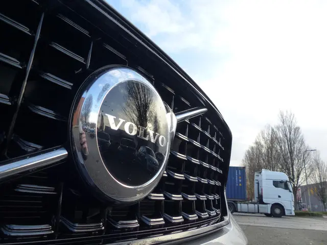 Volvo XC40 B4 Plus Dark 2025 Benzine