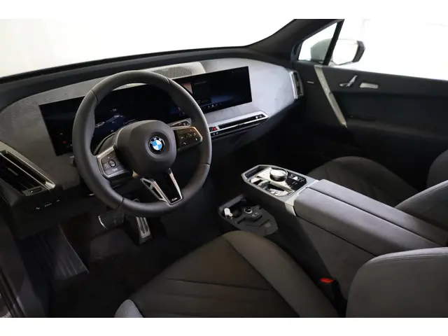 BMW iX xDrive45 2025 Elektrisch 7
