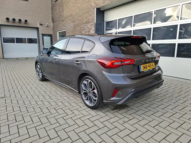 Ford Focus 1.0 EcoBoost Hybrid ST Line X 2023 Benzine 24