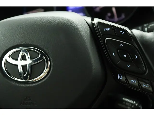 Toyota C-HR 1.8 Hybrid Dynamic 2017 Hybride Benzine 19