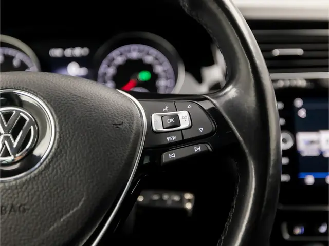 Volkswagen Golf 1.5 TSI R-Line Sport 2018 Benzine 21