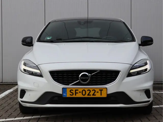 Volvo V40 2.0 T4 R-design 2018 Benzine 6