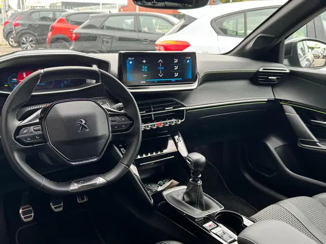 Peugeot 208 1.2 PureTech GT 2022 Benzine 4
