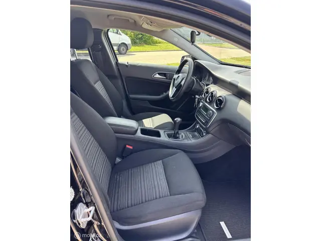 Mercedes-Benz A-Klasse 180 Ambition 2014 Benzine 14