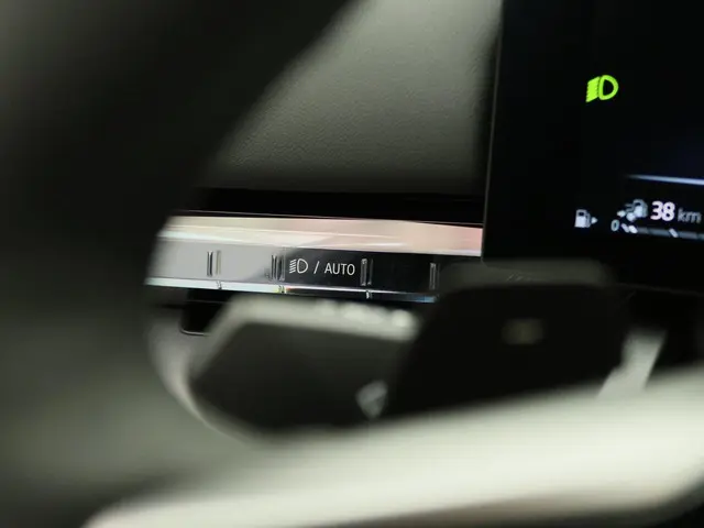 BMW 5 Serie Touring 550e xDrive 2025 Hybride Benzine 12