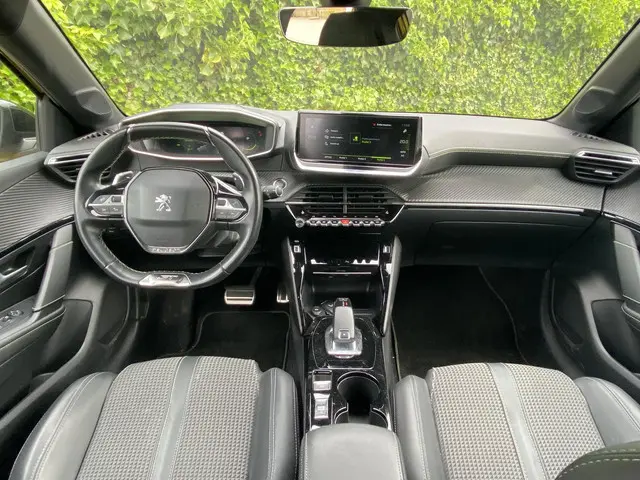 Peugeot 208 1.2T 130pk Automaat GT 2021 Benzine 7