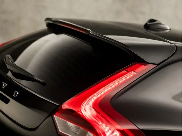 Volvo V40 2.0 D2 R-Design 2016 Diesel 26