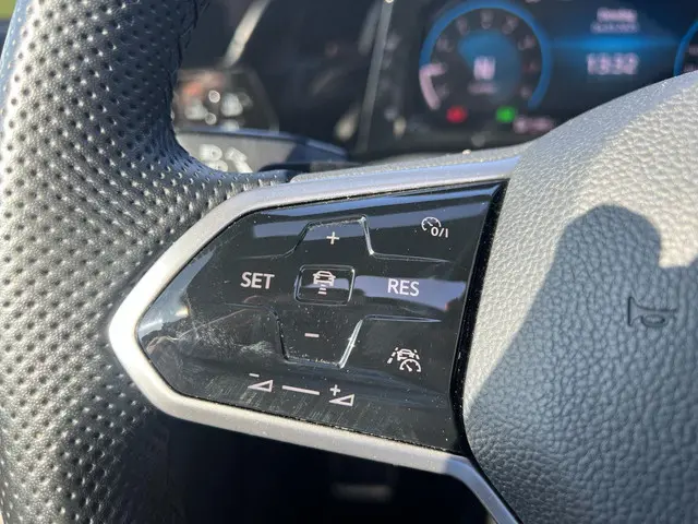 Volkswagen Golf 1.5 TSI eHybrid R-Line 2022 Benzine 17