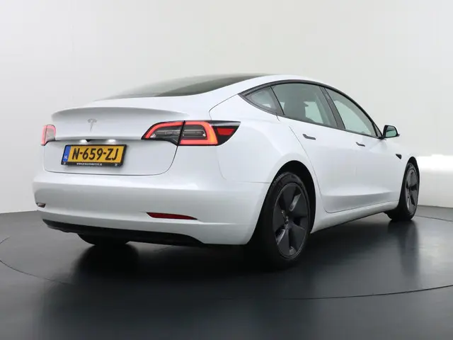 Tesla Model 3 Standard RWD Plus 60 kWh 2021 Elektrisch 7