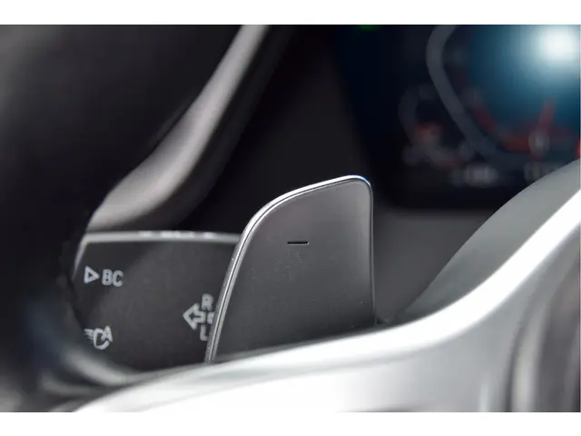 BMW 1 Serie 120i 2023 Benzine 34