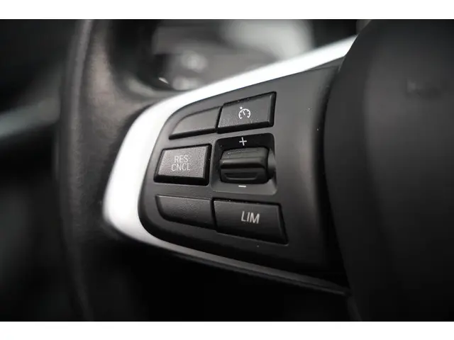 BMW X1 sDrive18i High Executive X Line 2018 Benzine 12