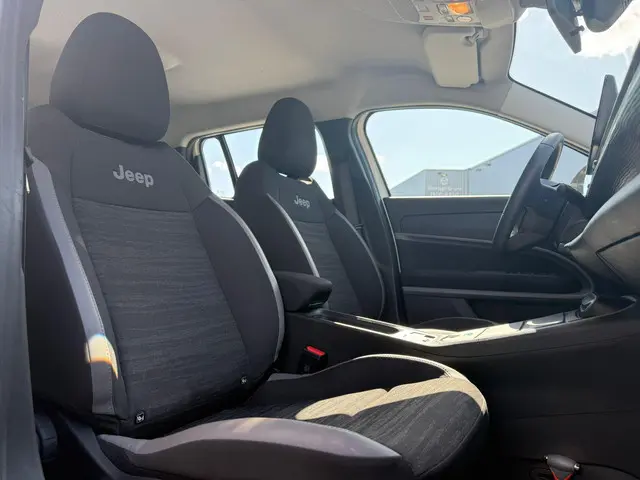 Jeep Avenger Longitude 54 kWh Aut. 2024 Elektrisch 13