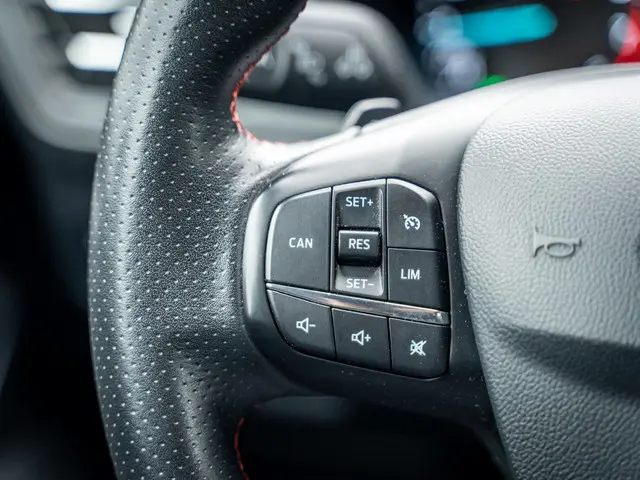 Ford Focus Wagon 1.0 EcoBoost ST Line 2019 Benzine 38