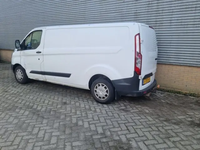 Ford Transit Custom 2