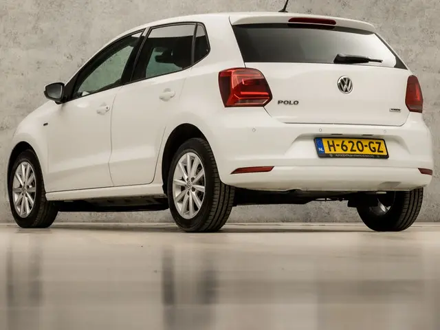 Volkswagen Polo 1.0 Luxury Sportline 2015 Benzine 3