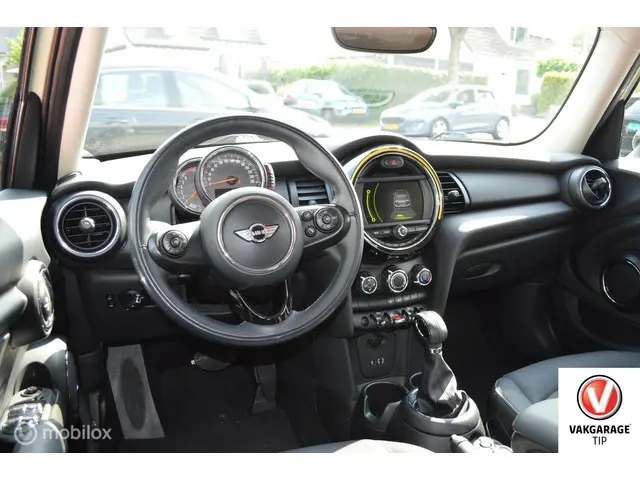 MINI One Mini 1.2 Business 150PK 2017 Benzine 24